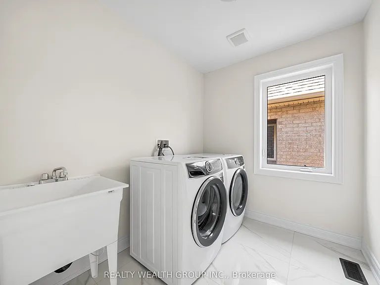 261 Seaview Hts — Photo 30