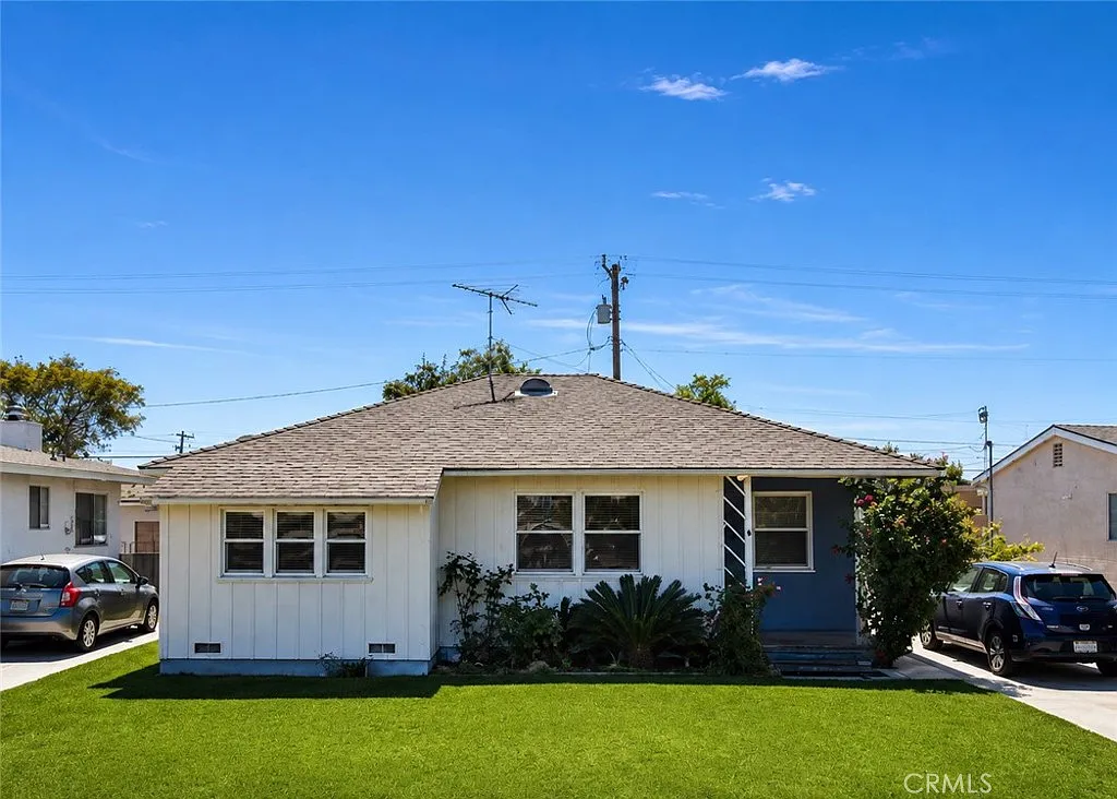 3 bed, 962 sqft, $3,200 — Photo 1