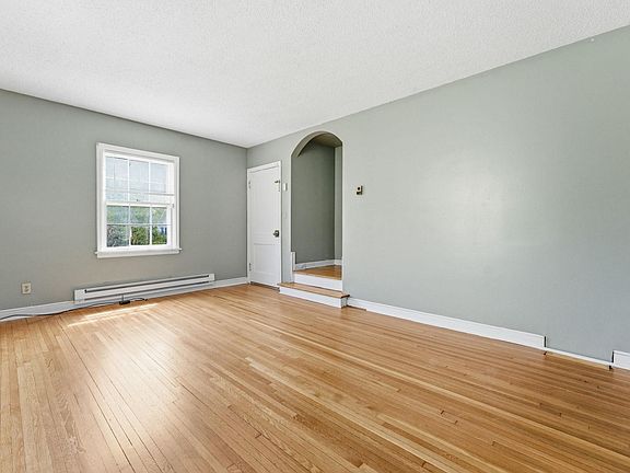 5th image of 1545 Laurel Ave