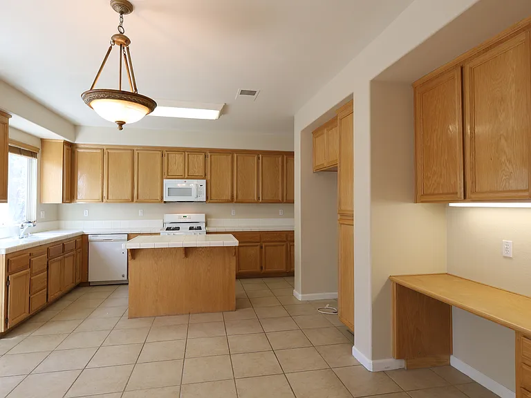 1908 Terracina Cir — Photo 6
