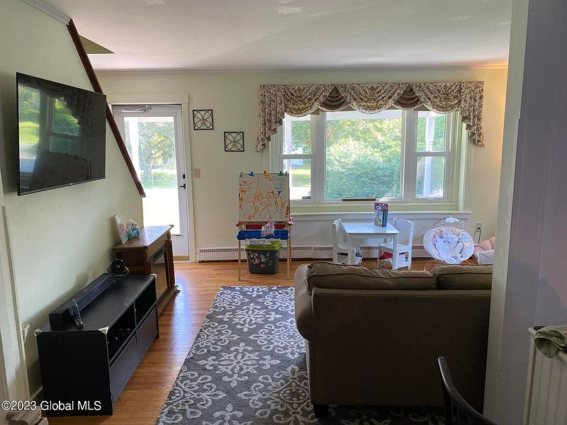5th image of 34 Orchard Drive