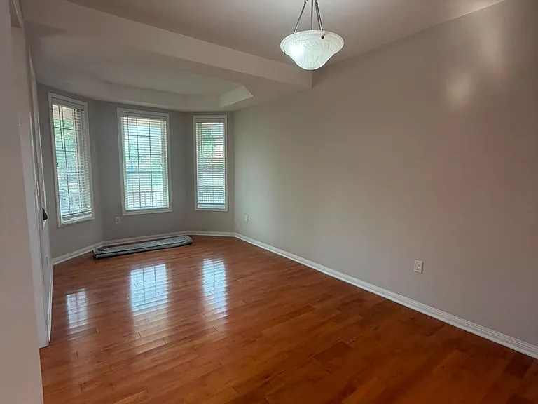 697 Scott Blvd — Photo 3