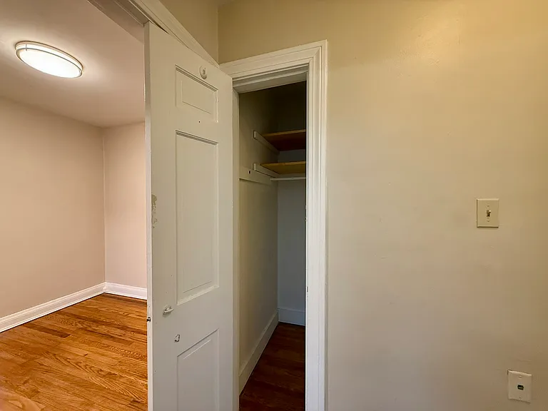 2525 Glenmary Ave #1 — Photo 8