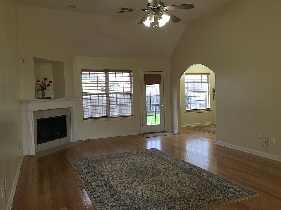 2nd image of 7812 Gosbrook Ln