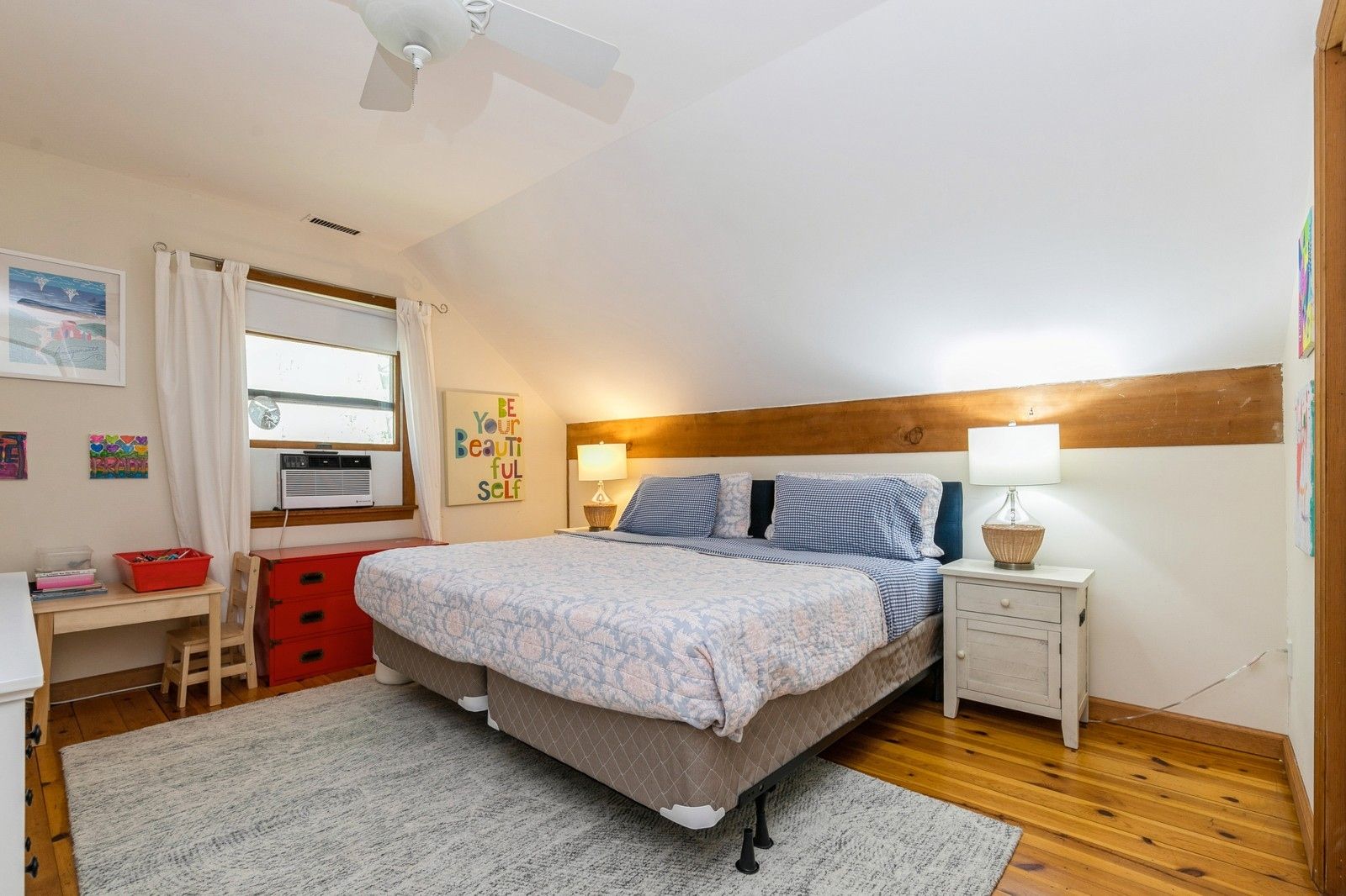  Guest bedroom #1