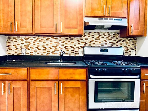 2nd image of 28 Macdougal St #3