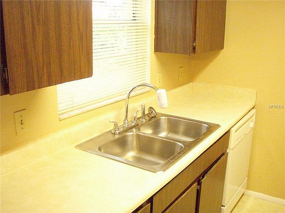 5th image of 5312 Poinsetta Ave