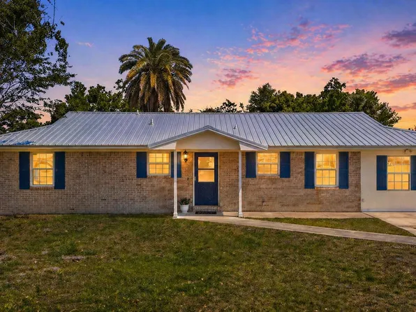 1812 Airport Cir, Panama City, FL 32405