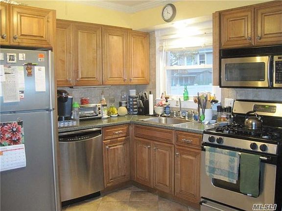 2nd image of 3780 Park Ave