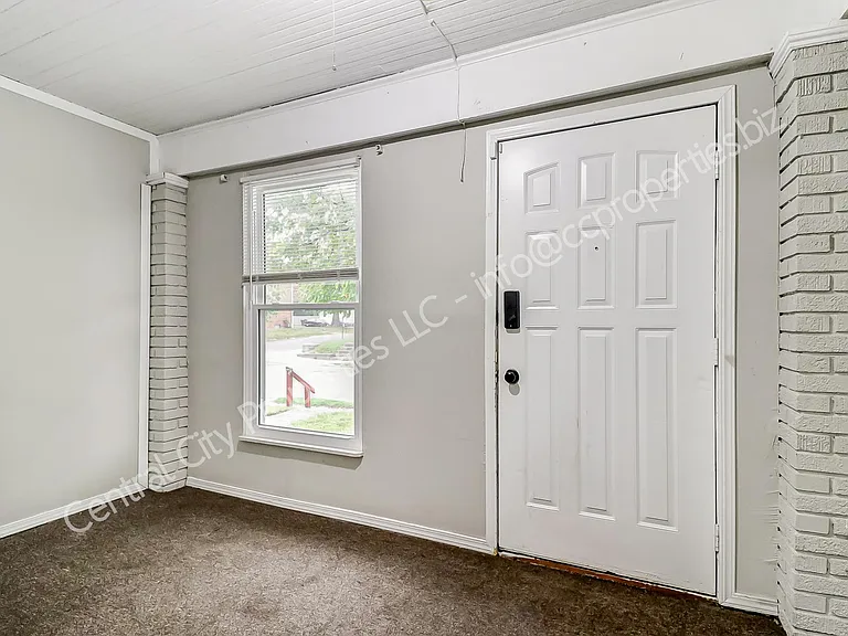 1267 Wilson Ave — Photo 15