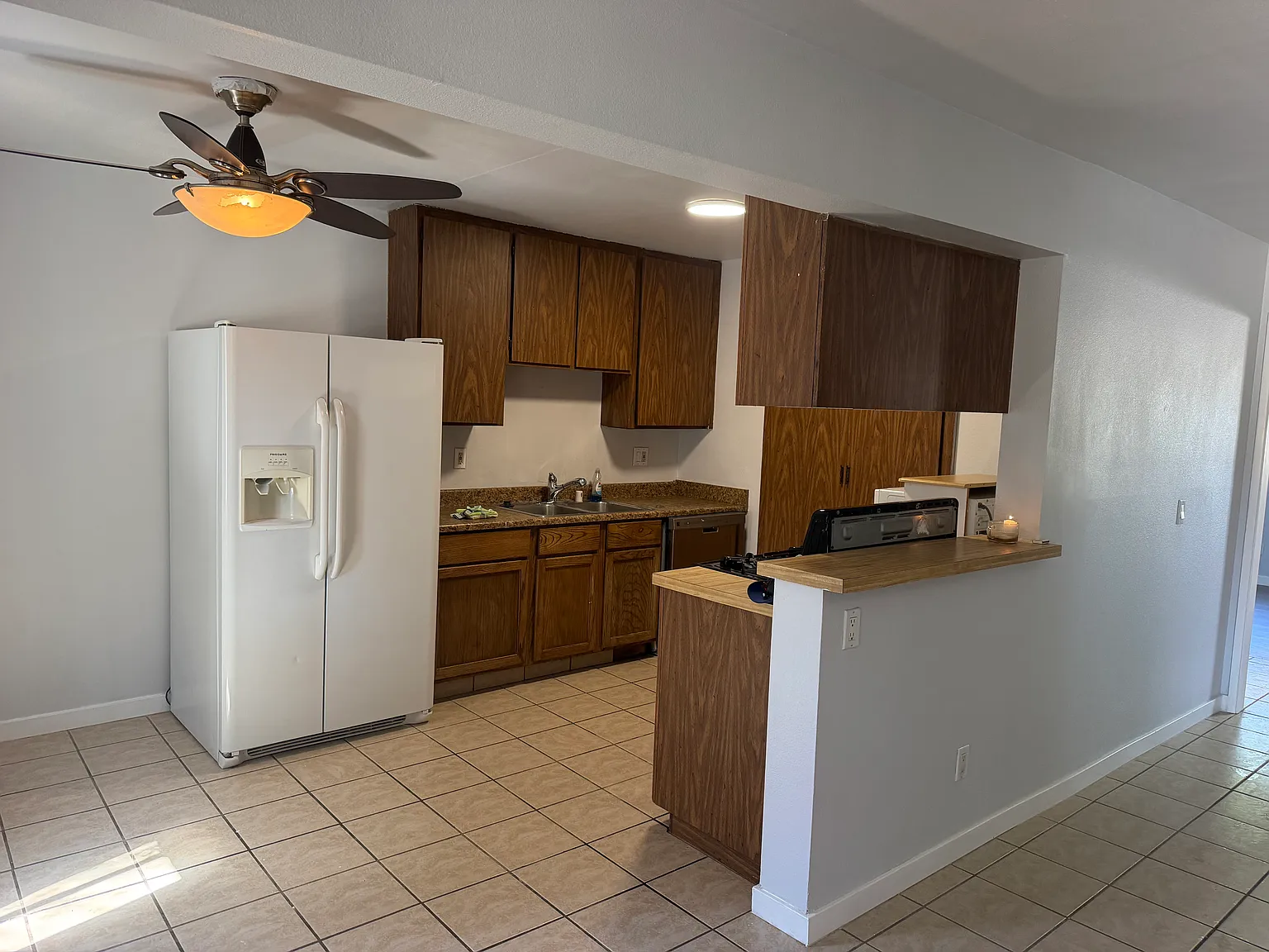 2 bed, 1000 sqft, $2,775 — Photo 3