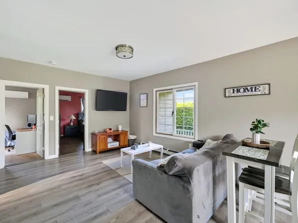 413 Kennedy St, Fall River, MA 02721