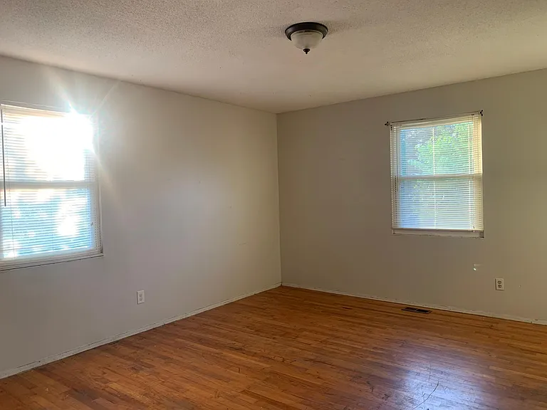 Upstairs Bedroom 2