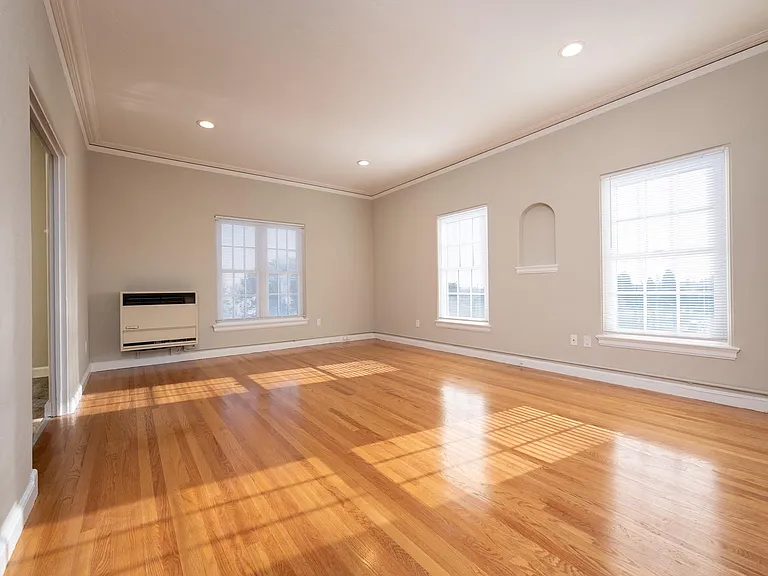 425 Williams Pl #9 — Photo 4