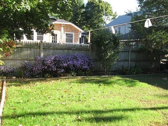 3rd image of 54 Parkwood Dr