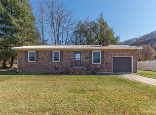 28 Bright St, Waynesville, NC 28786