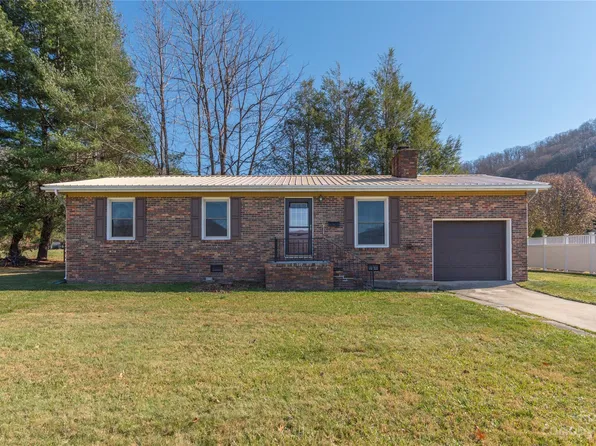 28 Bright St, Waynesville, NC 28786