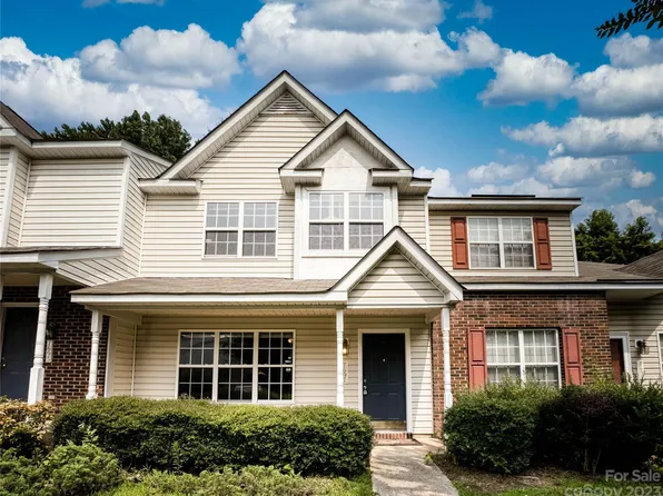 7697 Petrea Ln, Charlotte, NC 28227