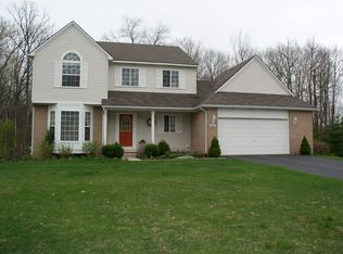 6220 Shadetree Ct, Howell, MI 48843