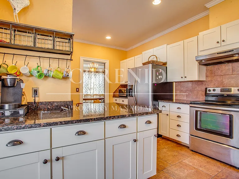 1214 W Maine St — Photo 14