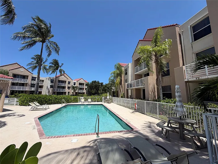 2711 Ocean Club Blvd #203 — Photo 27