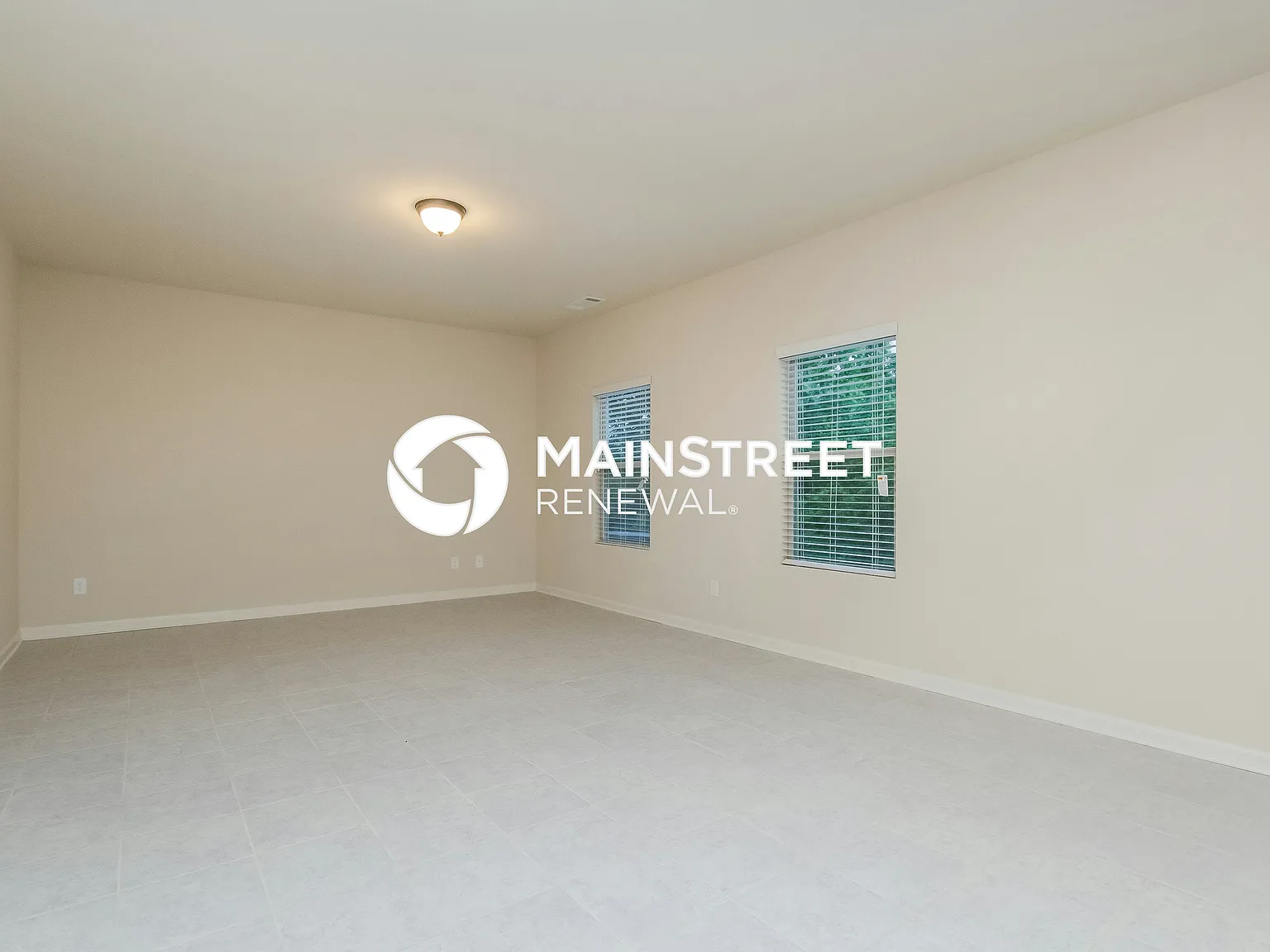635 Independence Ave — Photo 2