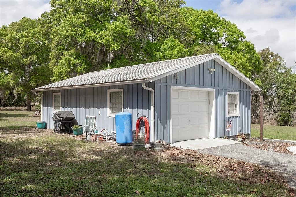 3 bed, 3.0 bath, 2252 sqft, $3,000 — Photo 4