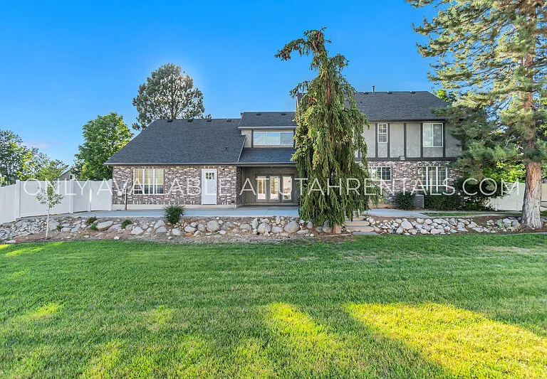 960 N Eastview Dr — Photo 7
