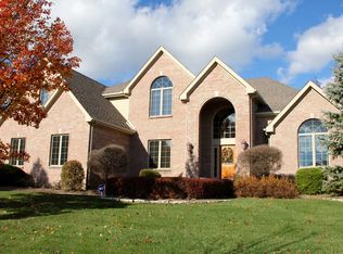 7928 Windsor Wood Ct, Maumee, OH 43537