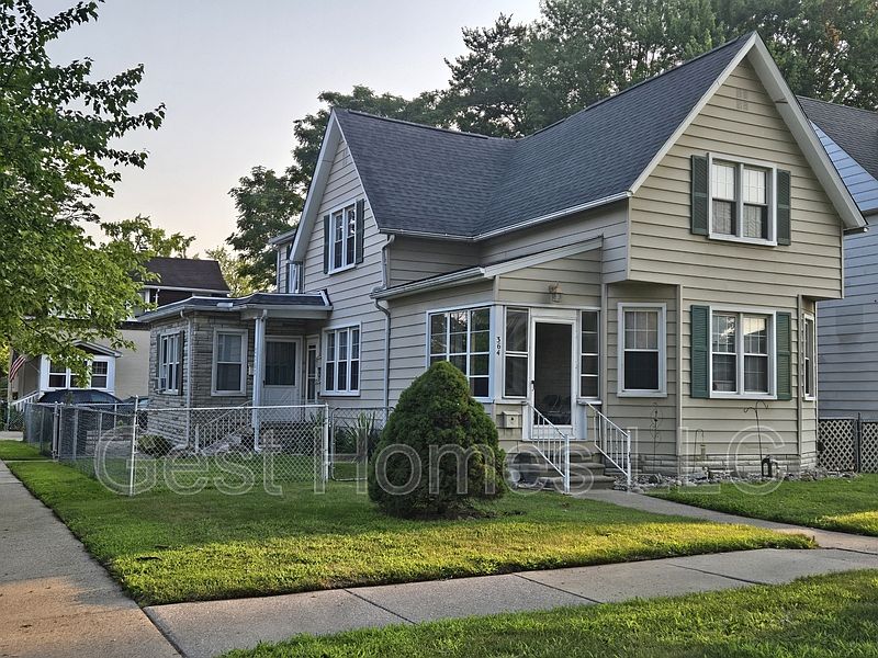 1st image of 2753 4th St APT 3