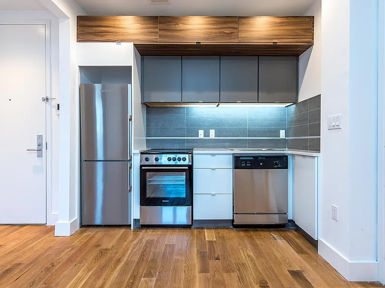 1002 Bushwick Ave #4G — Photo 2