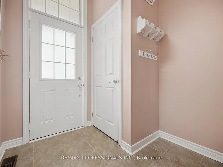 45 Horton St #MAIN 2ND — Photo 6