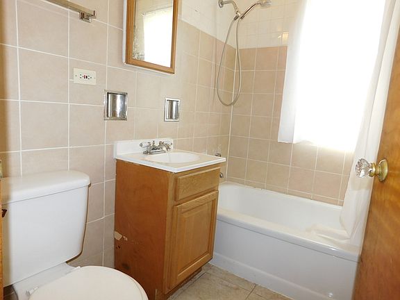 5th image of 3319 S 57th Ct