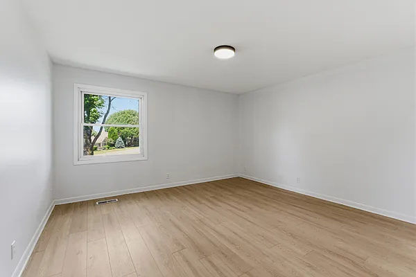 800 Williamsburg West Dr — Photo 24