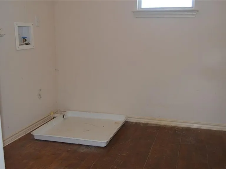 8312 Minnesota Ln — Photo 11