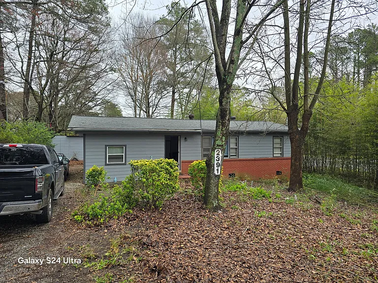 2391 Beverly Ln SW — Photo 1