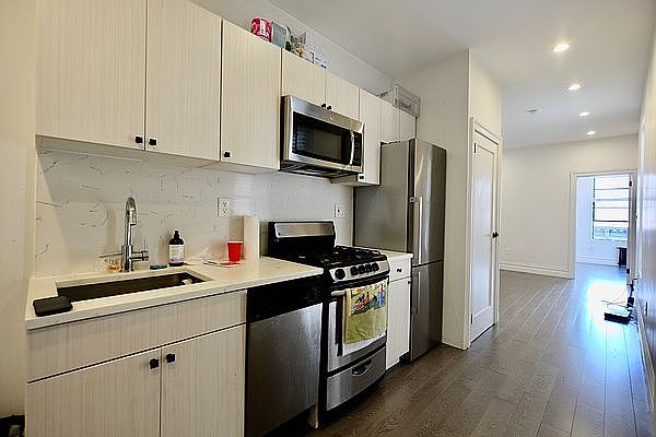 1st image of 824 9th Ave #2FN