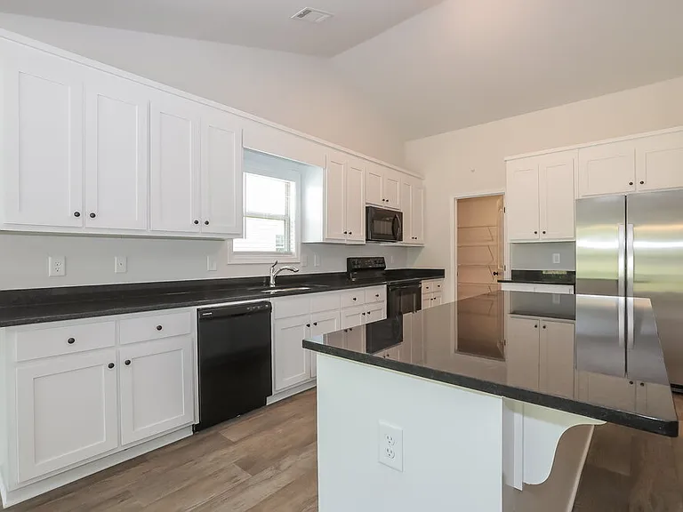 150 Heartland Cir — Photo 5
