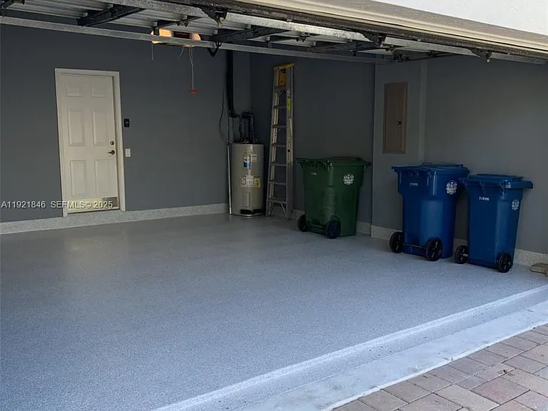 2518 Bay Pointe Ct — Photo 45