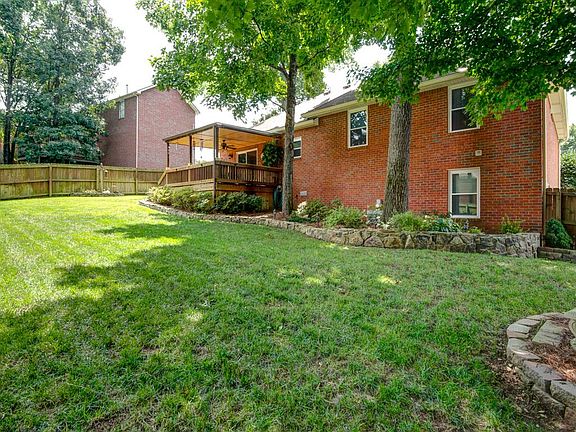 5th image of 303 Moorhill Ave