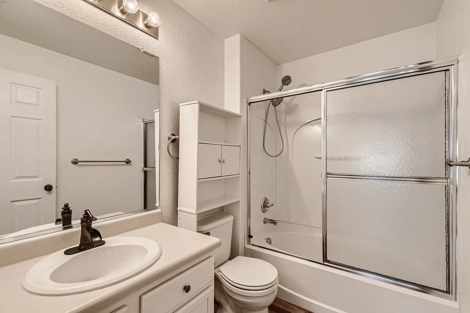 2 bed, 2.0 bath, 1047 sqft, $1,895 — Photo 3