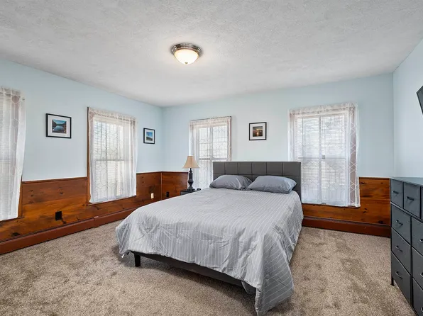 85 Summer St #2, Laconia, NH 03246