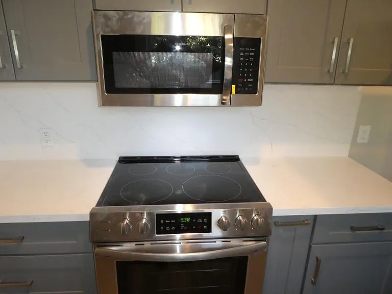 1605 Redwood Ave — Photo 12