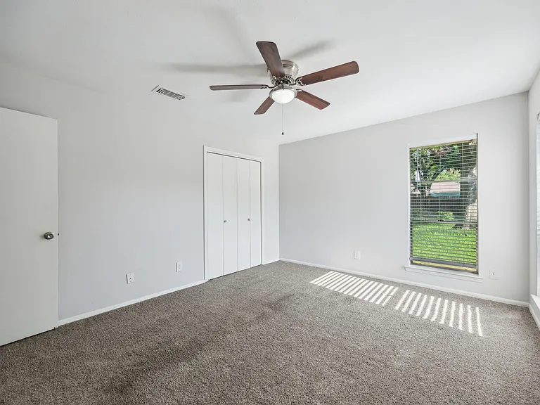 1725 Northcrest Dr — Photo 12