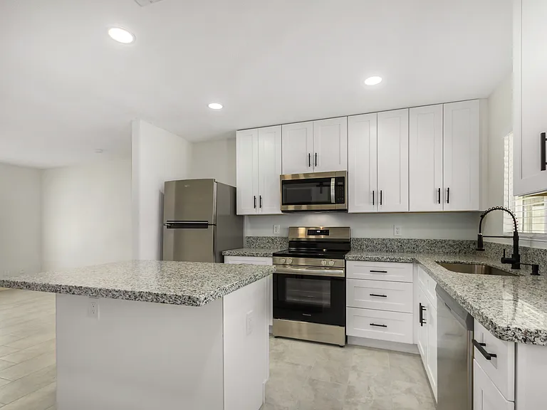 2731 E Michigan Ave — Photo 5