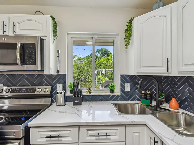 8611 Driftwood Dr — Photo 42