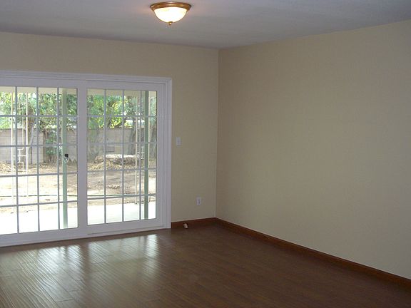 3rd image of 9224 Sophia Ave