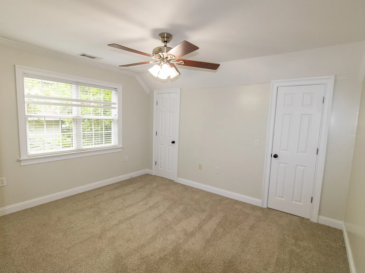 906 Monarch Circle - 1 — Photo 2