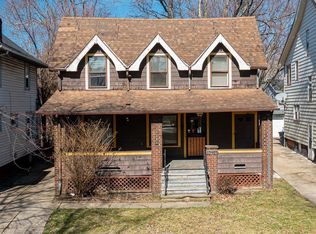 15409 Grovewood Ave, Cleveland, OH