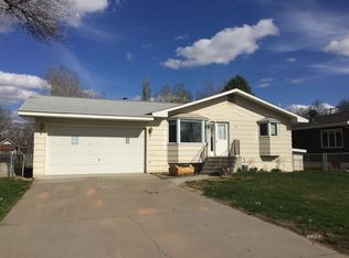 906 S Montana Ave, Miles City, MT 59301